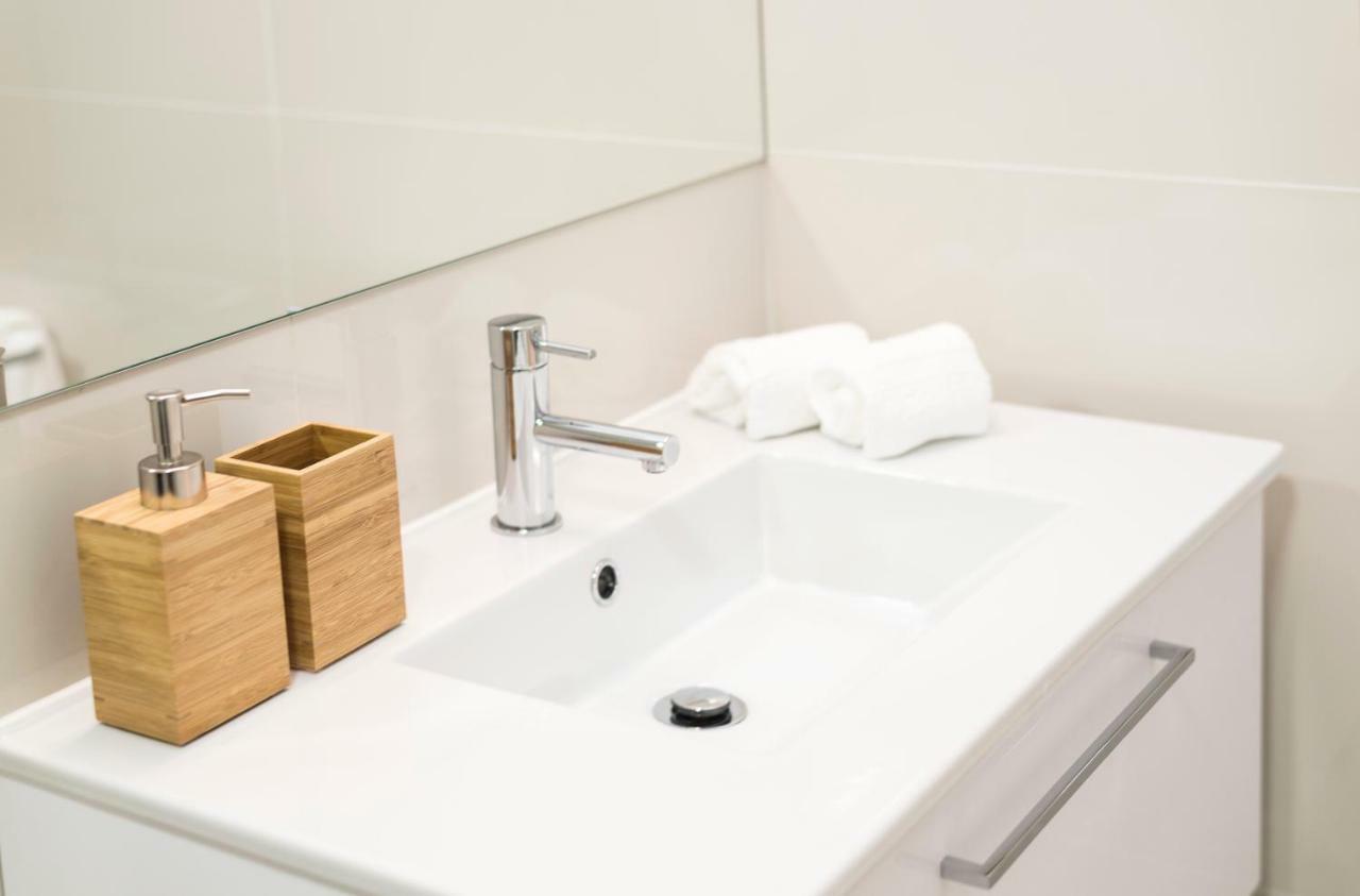 Bright Downtown Apartment Порту Экстерьер фото